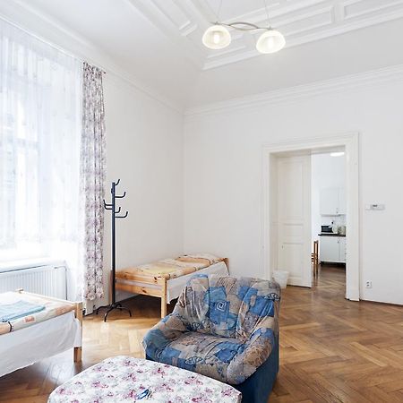 Gallery Hostel Prag Exteriör bild